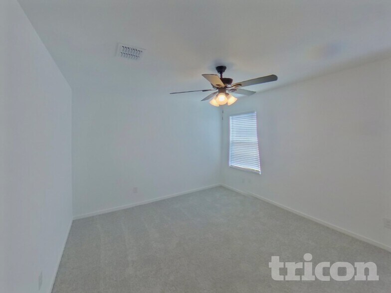 Building Photo - 803 Ponderosa Ln