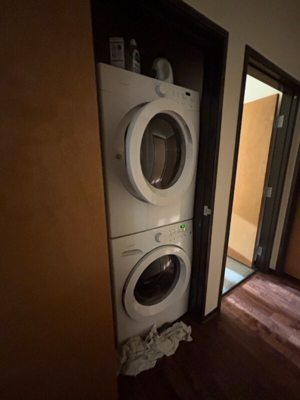 Building Photo - 1101 University Ave SE