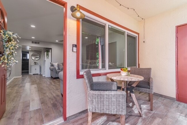 Building Photo - Move-In Ready, Fully Furnished Condo – Prime Strip Location