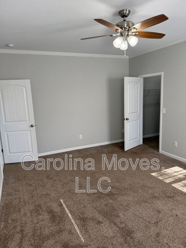 Building Photo - 105 Bismark Dr