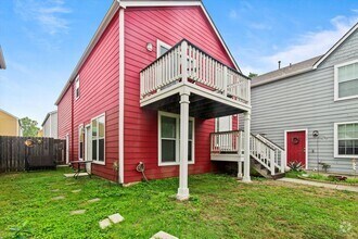 Building Photo - 1 Bedroom 1 Bathroom Duplex in Blanco Rive...