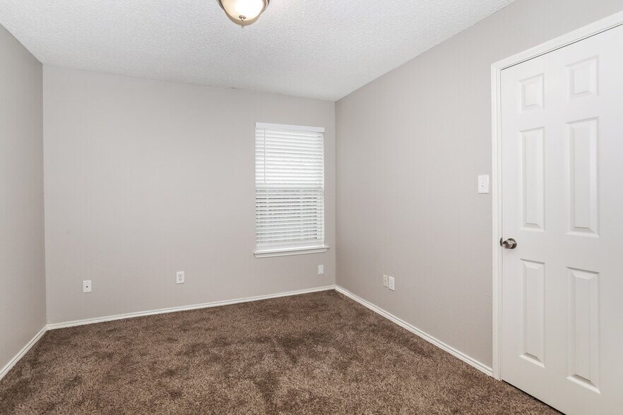 Building Photo - 8060 Cannonwood Dr