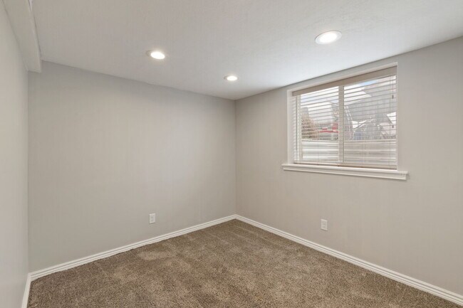 Building Photo - This charming, 4 bedroom 2 bath updated bungalow in the heart of Ogden for $2150 a month