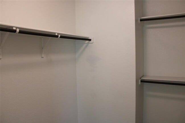 Building Photo - 13902 Ilex Dr