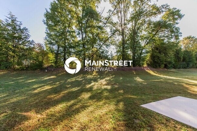 Building Photo - 3 Bedroom Pet-Friendly Home in Charlotte, NC with Main Street Renewal