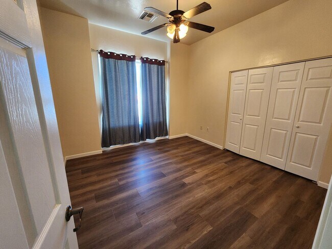 Building Photo - large home in douglas with guest house 1050 Rochine Rd