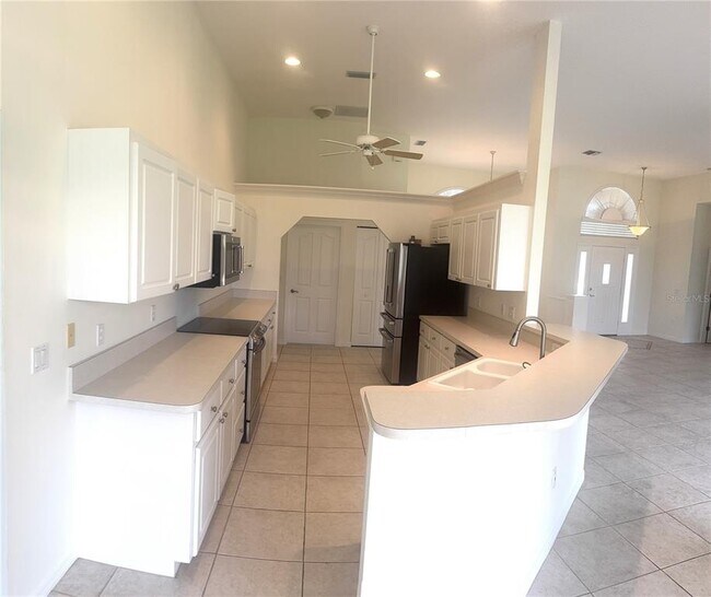 Building Photo - 664 Silk Oak Dr