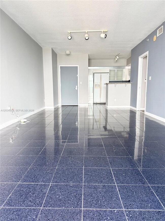 Building Photo - 335 S Biscayne Blvd