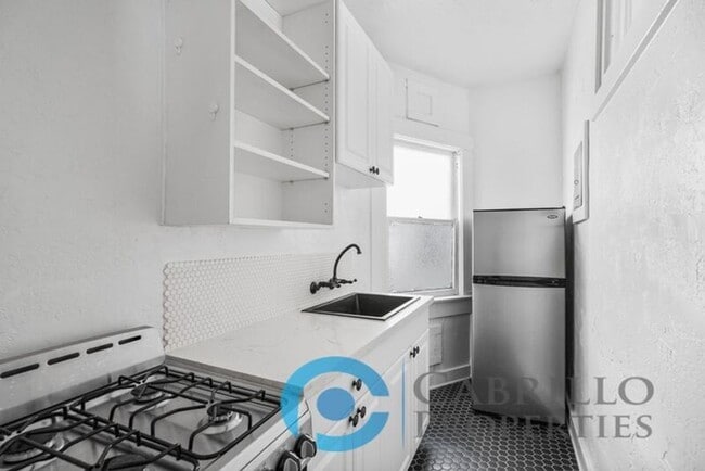 Building Photo - 421 Juniper St