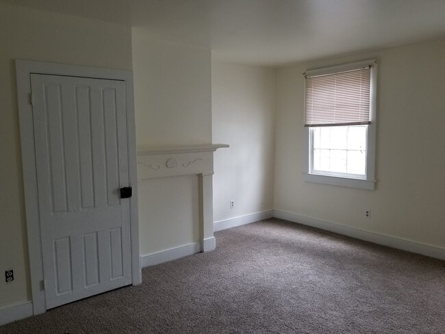 Building Photo - Chesapeake City 2BR/1BA Home for only $900...
