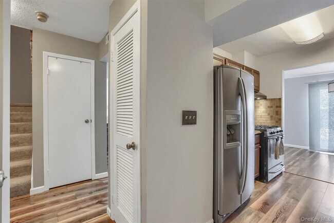 Building Photo - 1208 Whispering Hills Dr