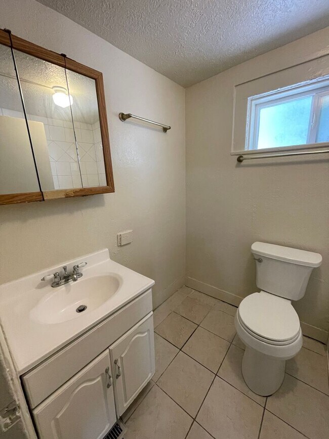 Building Photo - Roche Duplex