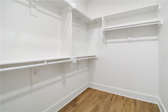 Building Photo - 1840 Momi St