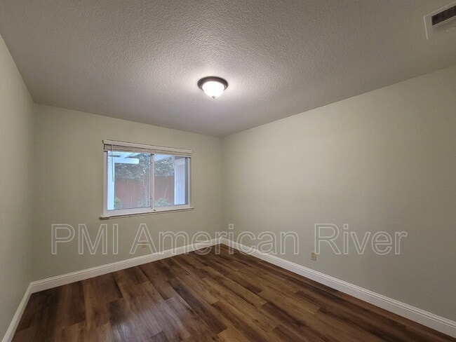 Building Photo - 5628 Bolton Way