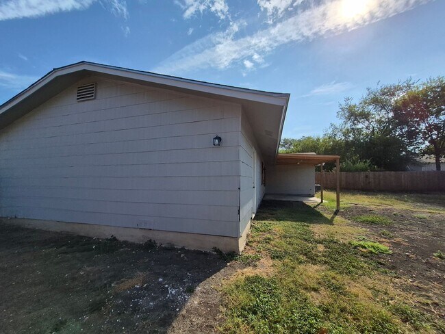 Building Photo - 7102 Glen Point Dr