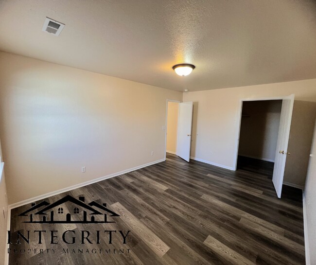 Building Photo - 22590B Hollow Oak Ln