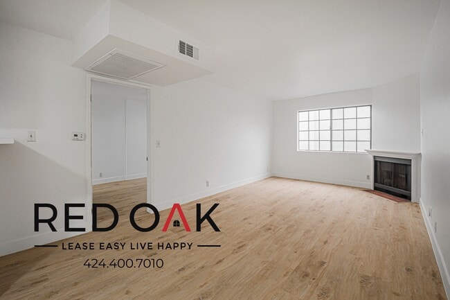 Building Photo - 4651 Cahuenga Blvd