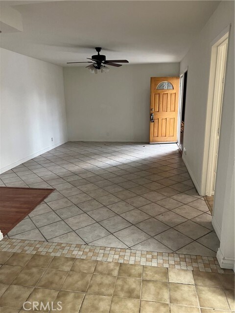 Building Photo - 44078 Cedar Ave