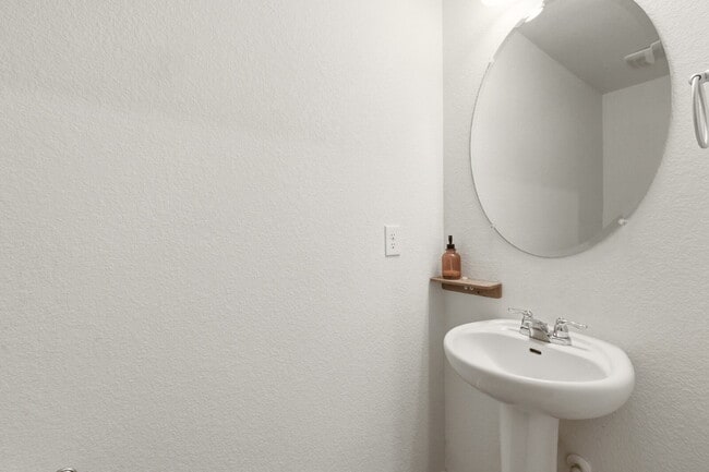 Building Photo - Modern Bennett Beauty | Spacious Newer Home with Over 2,200 Sq Ft