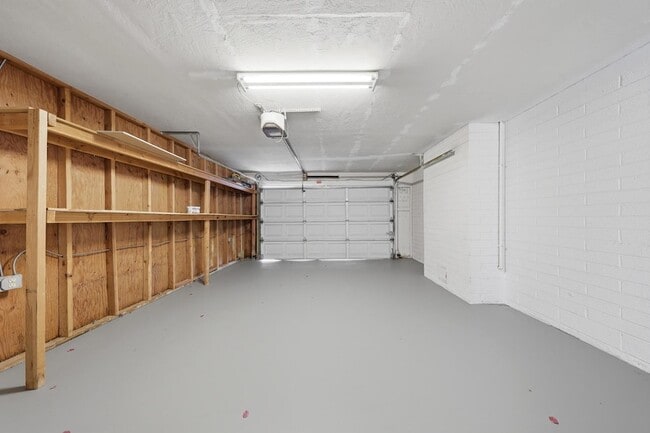 Building Photo - 3540 E Voltaire Dr