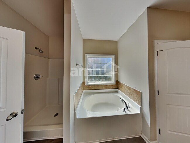 Building Photo - 908 Beverly Ct