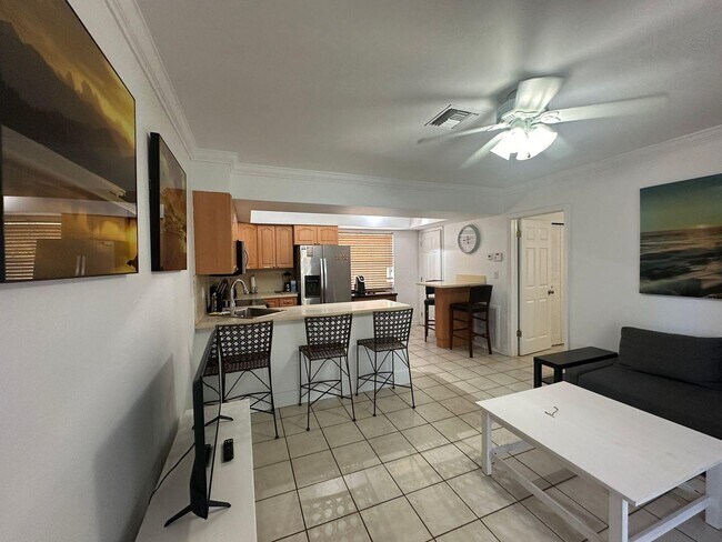 Building Photo - 740 NE 37th St