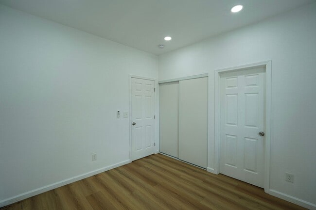 Building Photo - 3627 Harding St