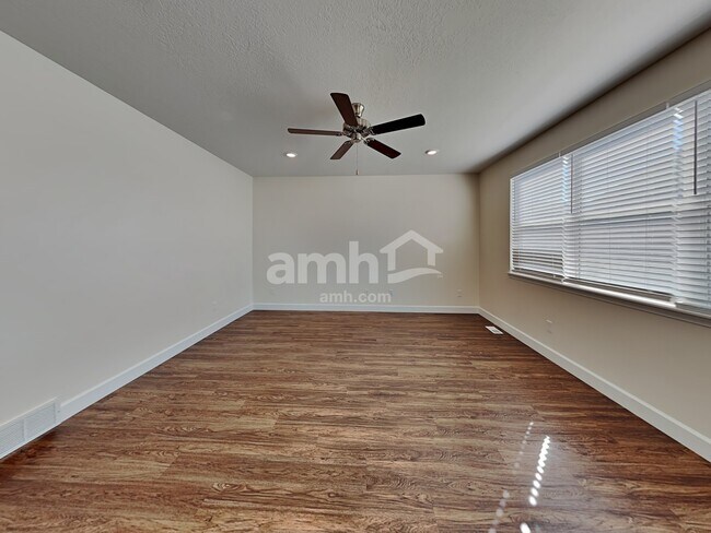 Building Photo - 2308 E Tumbleweed Rd