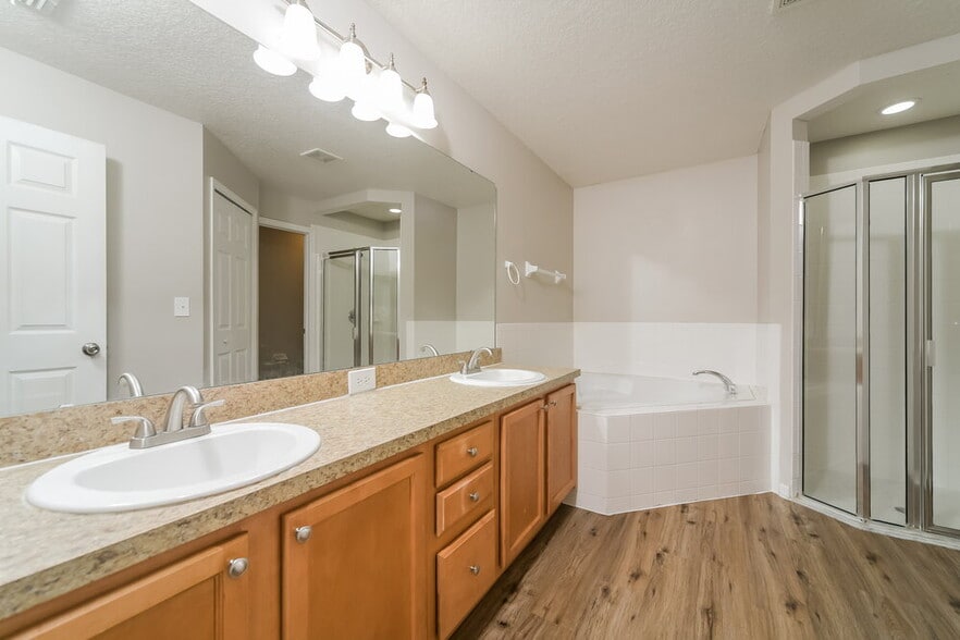 Building Photo - 4222 Barnsley Ln