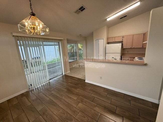 Building Photo - 2362 Harbor Town Dr