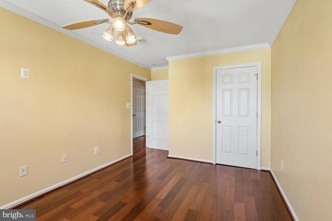 Building Photo - 2474 Cheyenne Dr