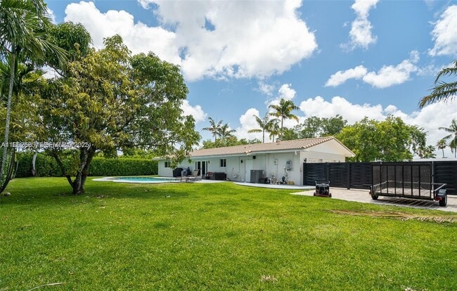 Building Photo - 10841 SW 127th St