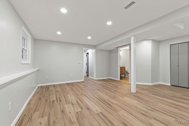 Building Photo - 7789 New Hope E