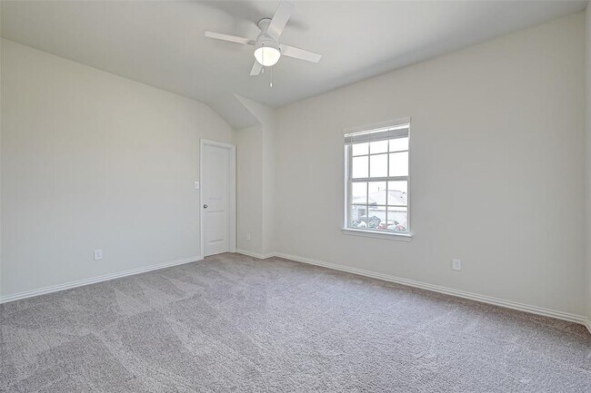 Building Photo - 30822 Lake Spur Mnr