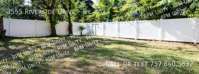 Building Photo - 3555 Riverside Dr