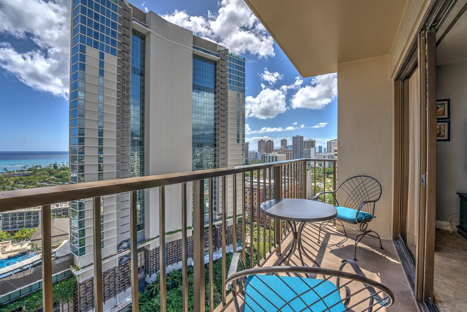 Building Photo - 2140 Kuhio Avenue-ID1327717P