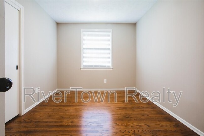 Building Photo - 4415 E Mallory Ave