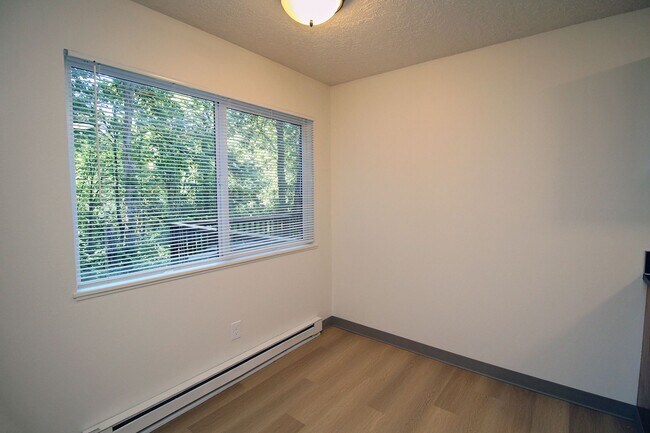 Building Photo - 3736 SW 10th Ave