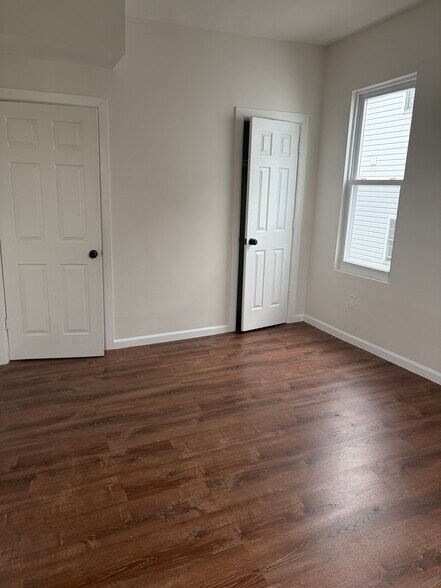 Building Photo - 303 Renner Ave