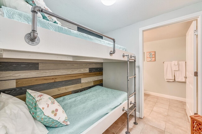 Building Photo - 104 Gulfside Ct