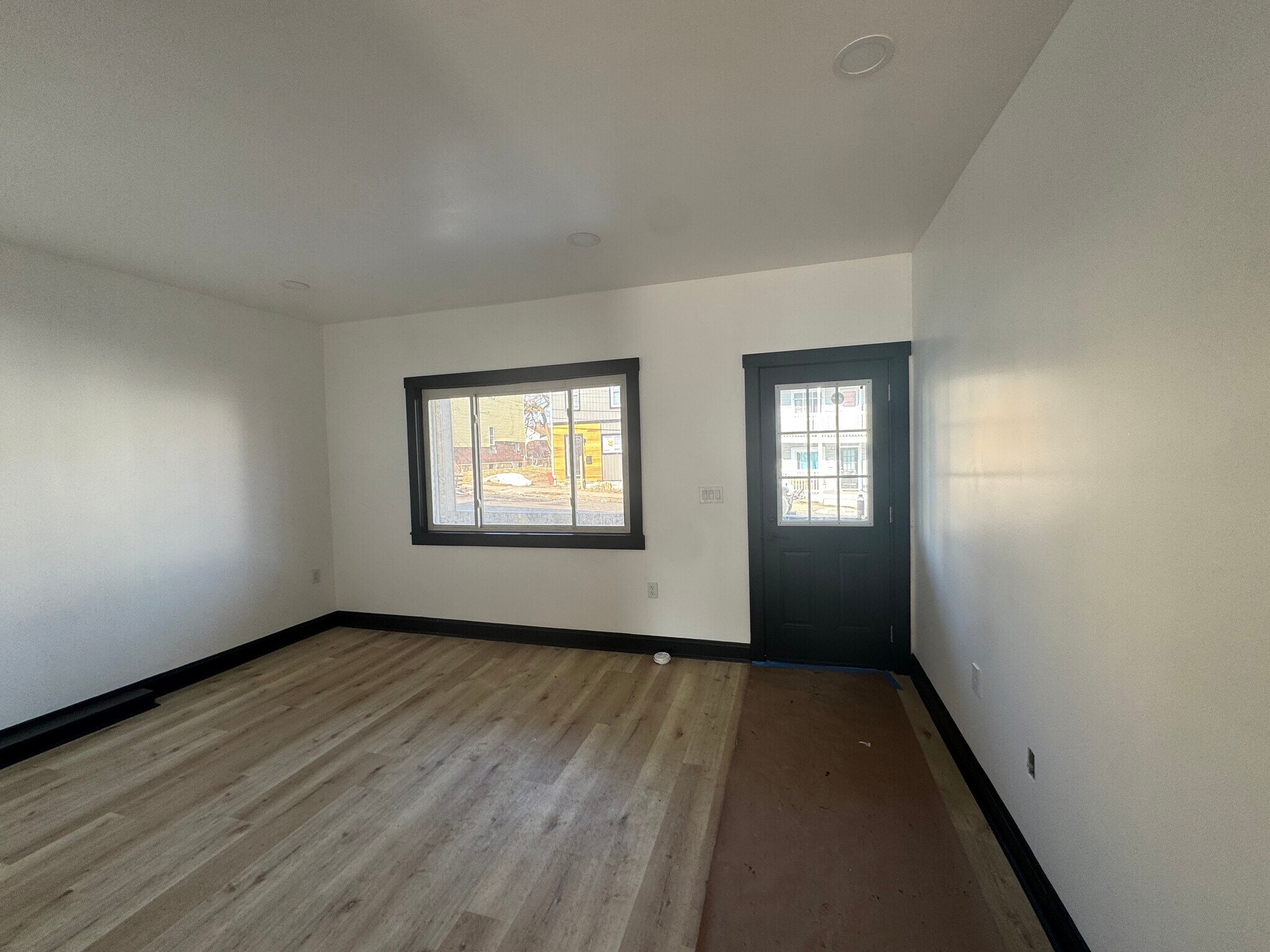 Building Photo - 226 E 16th Ave