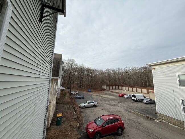 Building Photo - 342 Broadway St