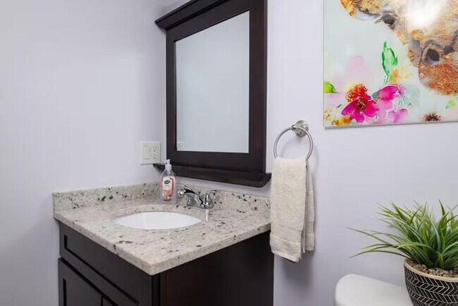 Building Photo - 22 Thurman St