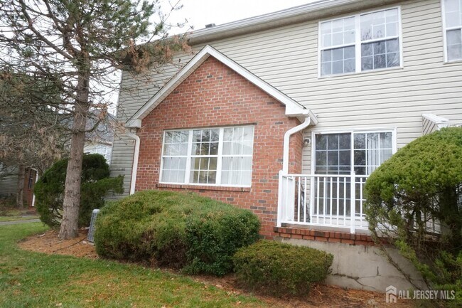 Building Photo - 160 Vasser Dr