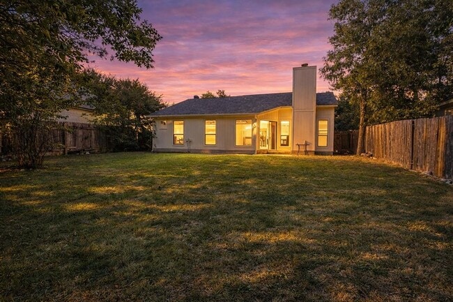 Building Photo - 2315 Windsong Trail