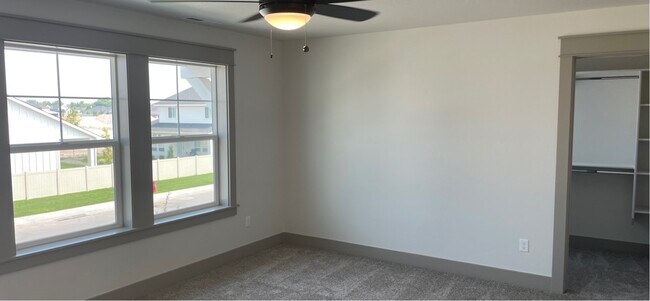 Building Photo - 2135 N Klemmer Ave