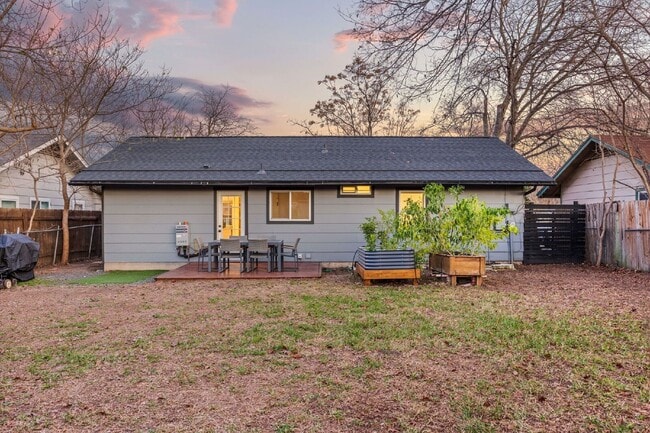 Building Photo - 6904 Cherry Meadow Dr