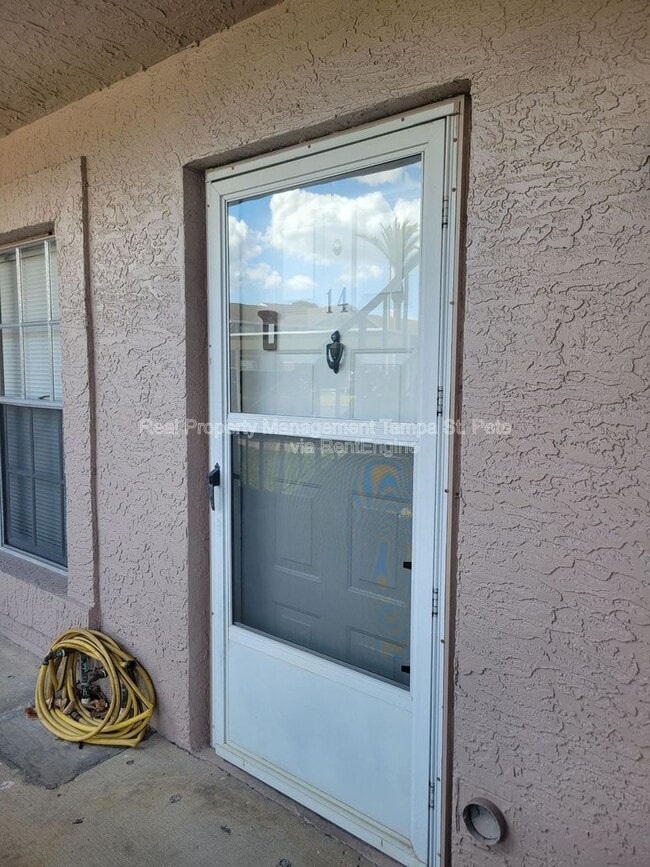 Building Photo - 4903 Myrtle Oak Dr