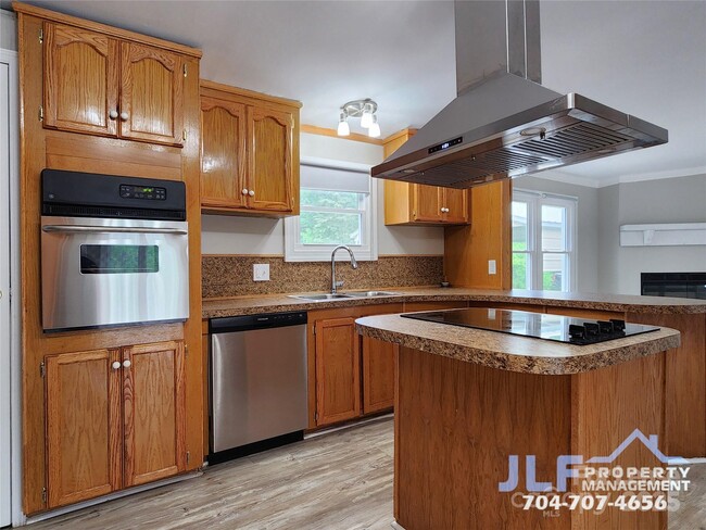 Building Photo - 11790 Troutman Rd