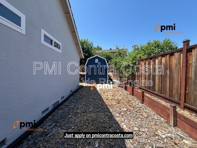 Building Photo - 2690 Waltrip Ln